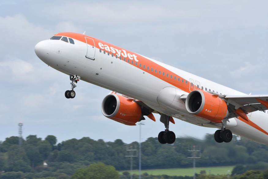 easyjet plane