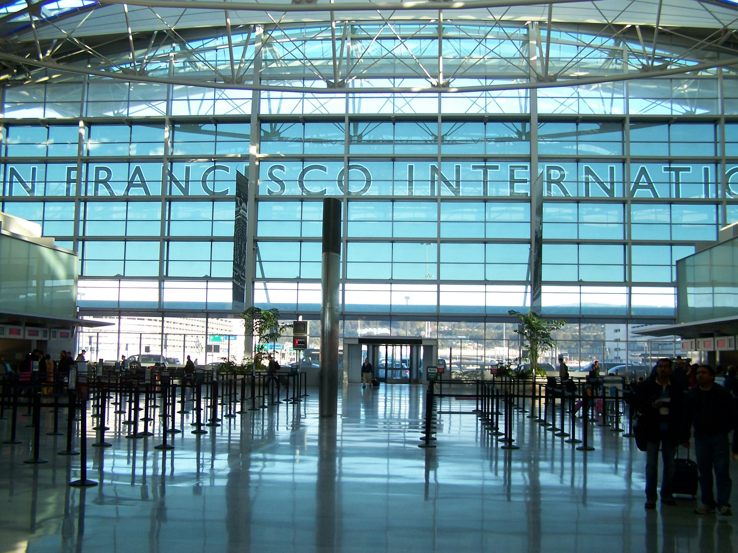 San Francisco International Airport Reduce Arrivals: Passengers Told to Expect Delays