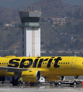 Spirit Airlines Offers Early Departure Packages to Salaried Employees: Here's Why