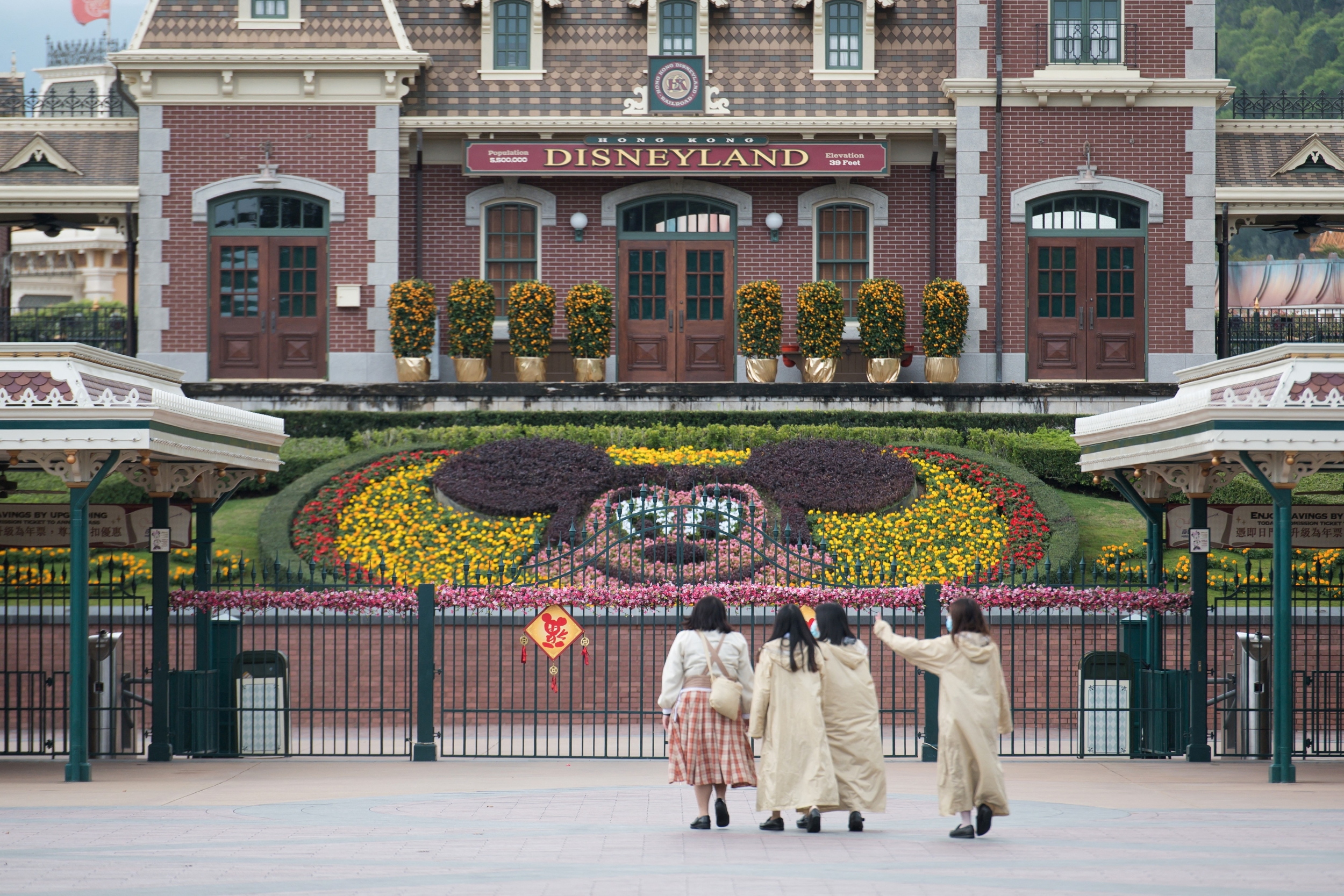 Hong Kong Disneyland Drone Show Layers Six Technologies Into Pixar Summer Canvas