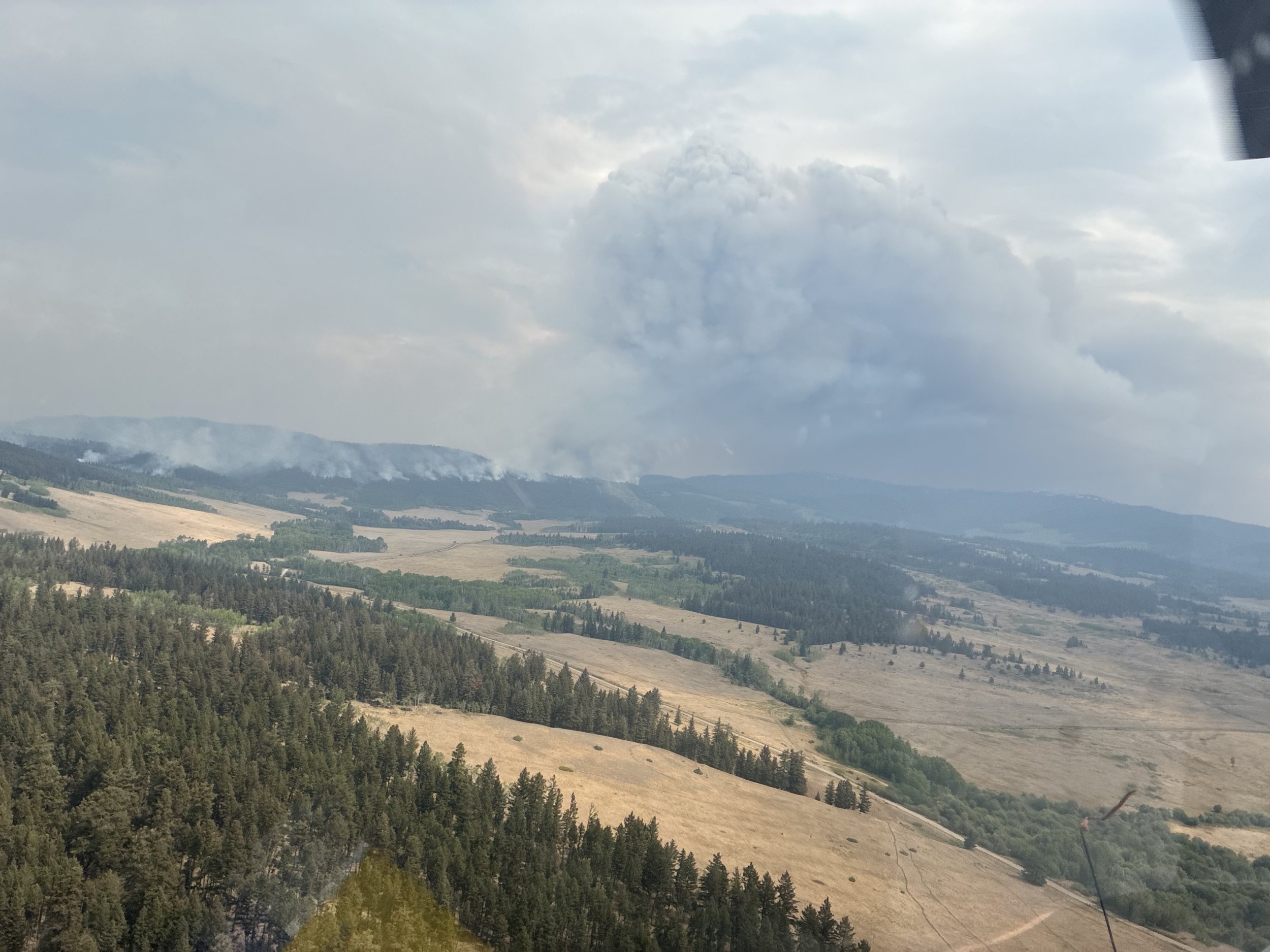 Highway 97 Closed, Clinton Evacuated as Pear Lake Fire Crosses the Road