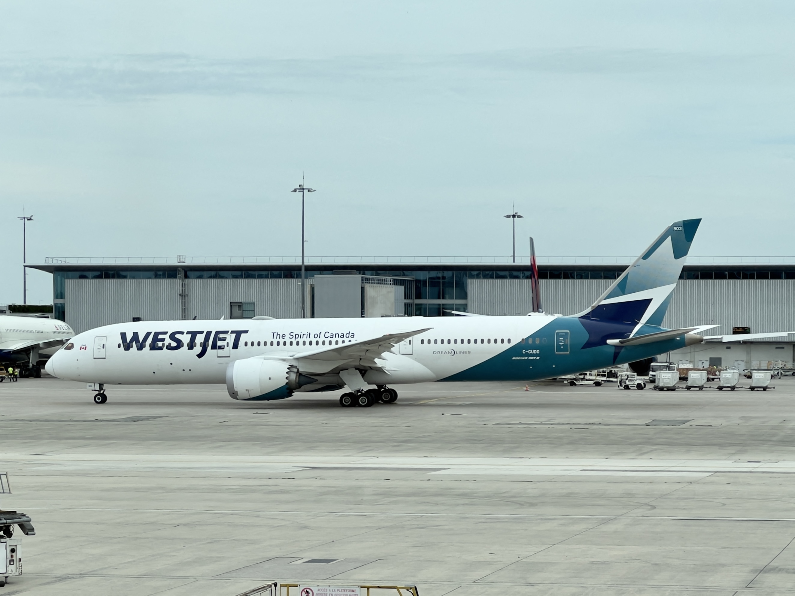 WestJet Cancels 279 Flights Before Any Strike: What Affected Passengers Are Owed